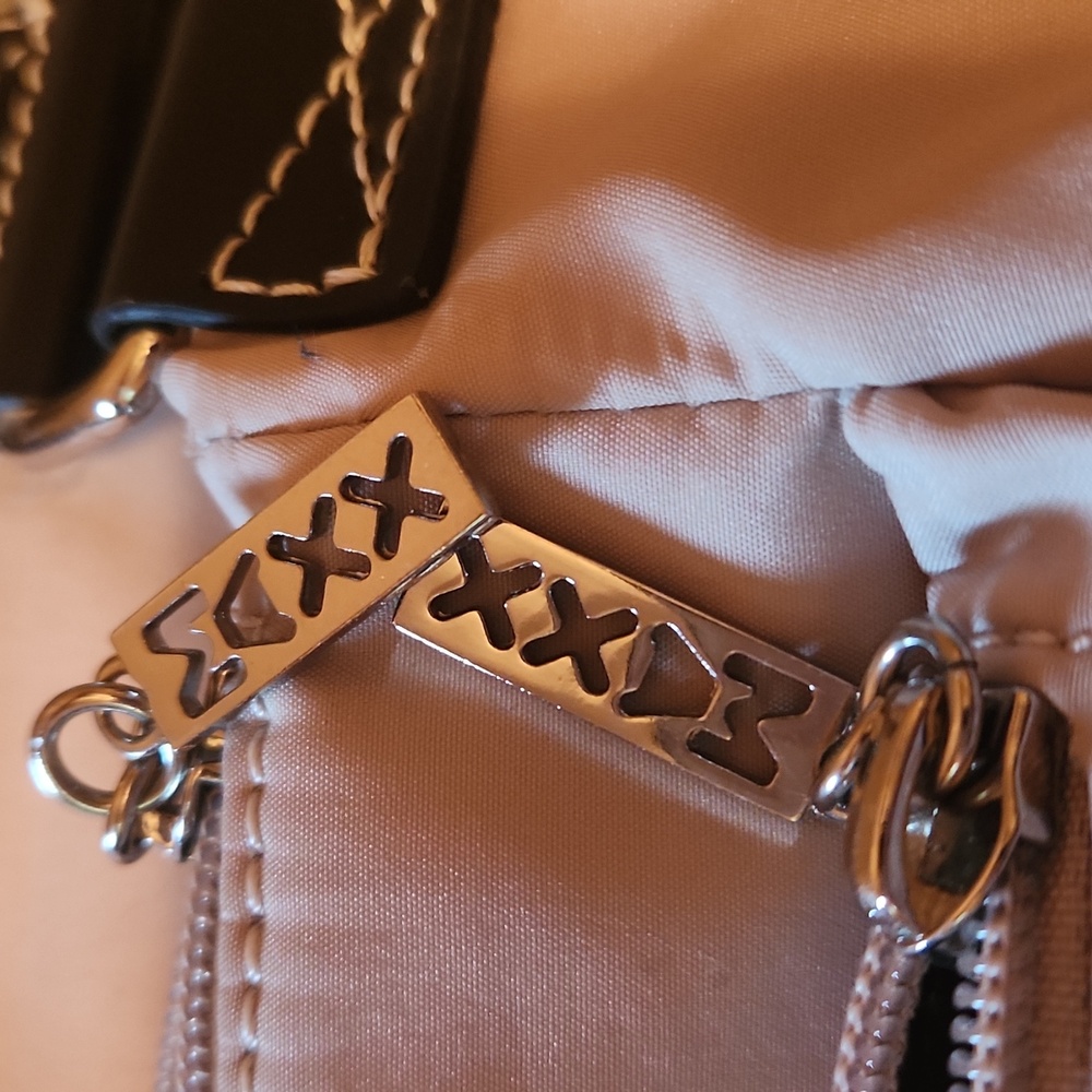 MAXX New York Cream Shoulder Bag - Picture 12 of 14